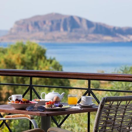 Iris Beach Hotel 모넴바시아 외부 사진