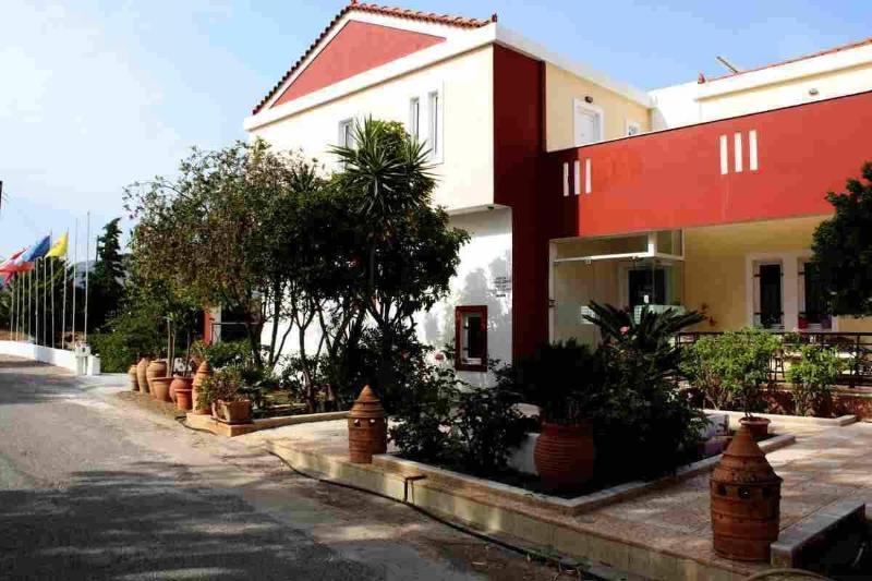 Iris Beach Hotel 모넴바시아 외부 사진