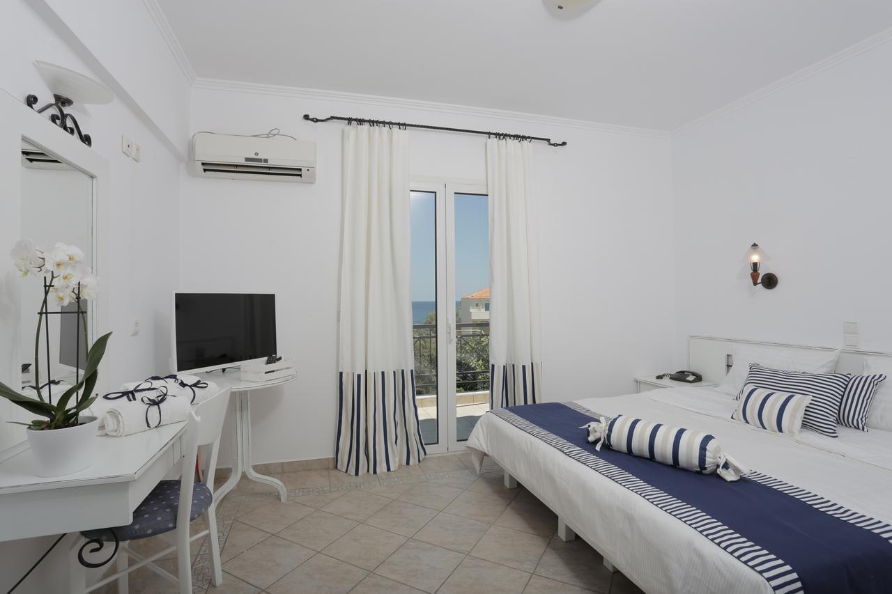 Iris Beach Hotel 모넴바시아 외부 사진