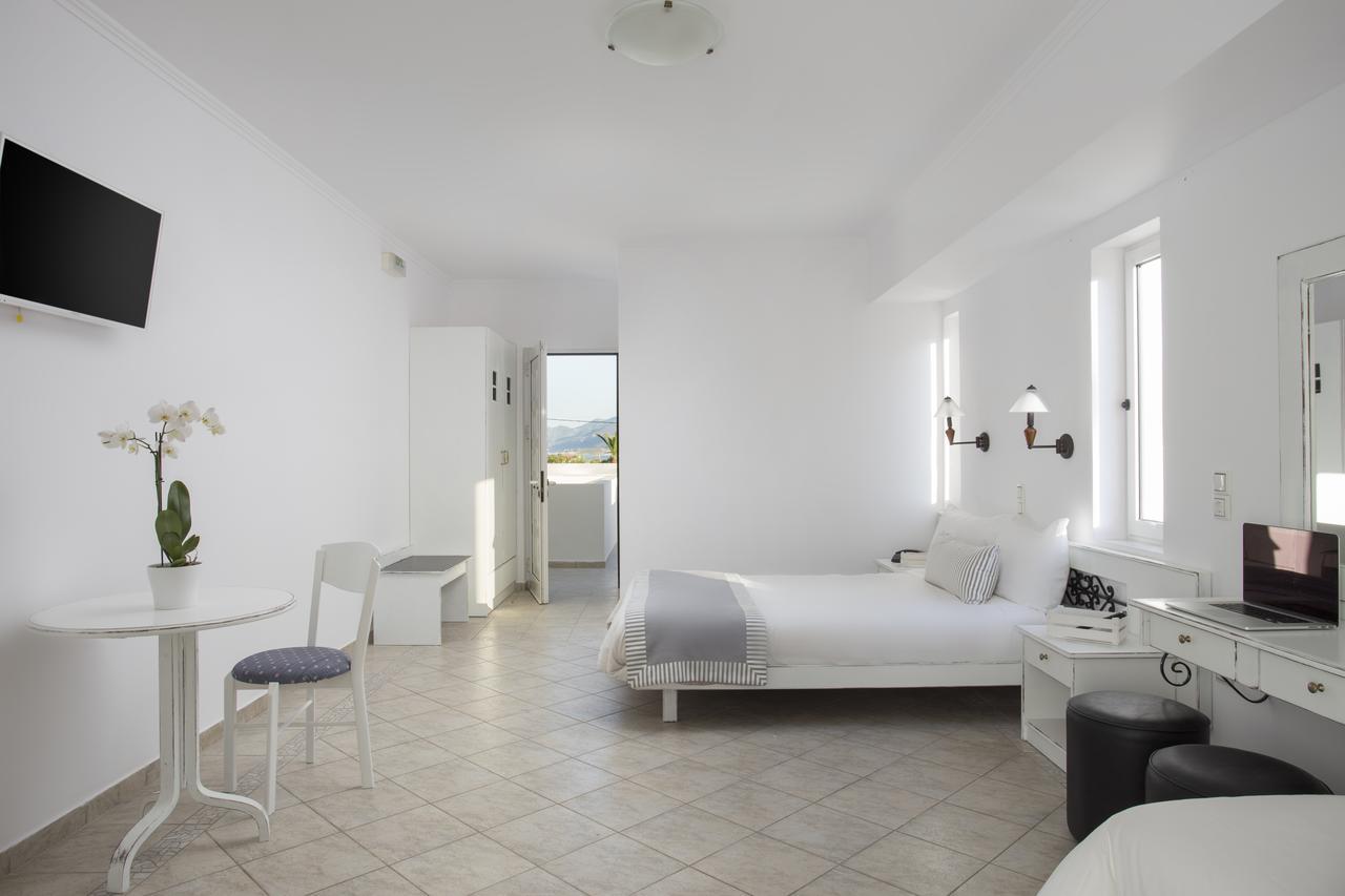 Iris Beach Hotel 모넴바시아 외부 사진