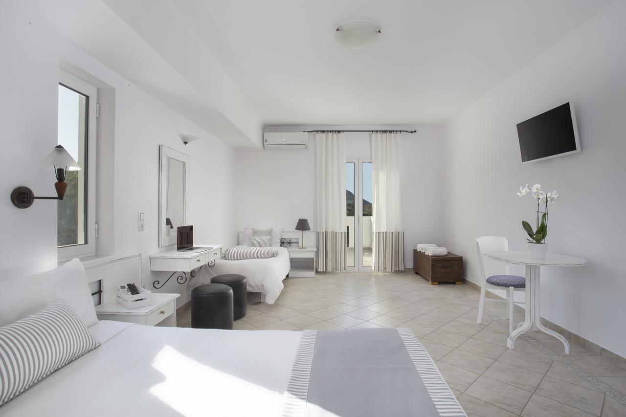 Iris Beach Hotel 모넴바시아 외부 사진