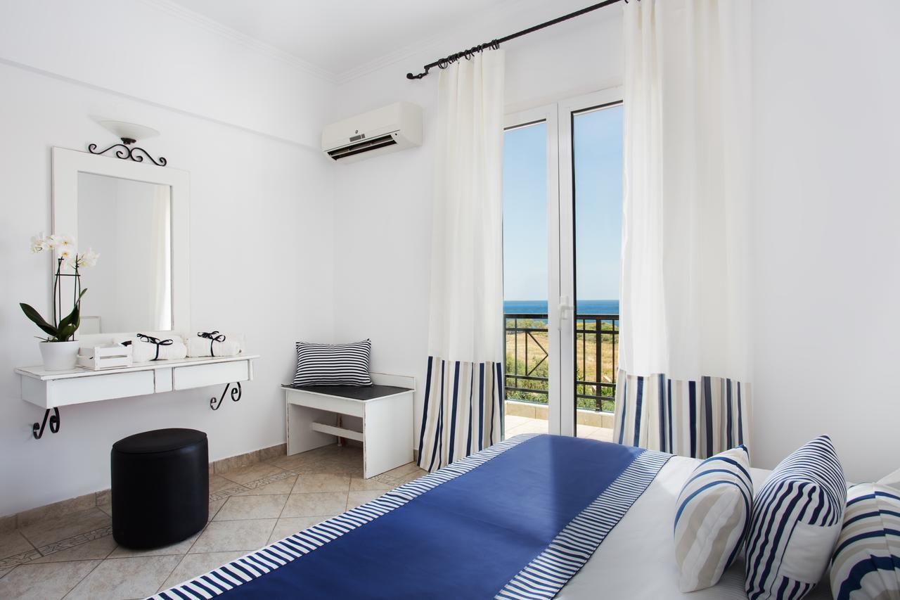Iris Beach Hotel 모넴바시아 외부 사진