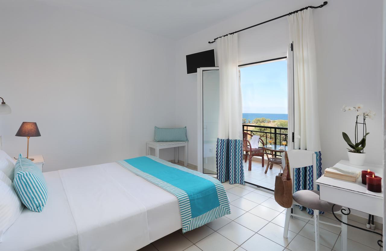 Iris Beach Hotel 모넴바시아 외부 사진