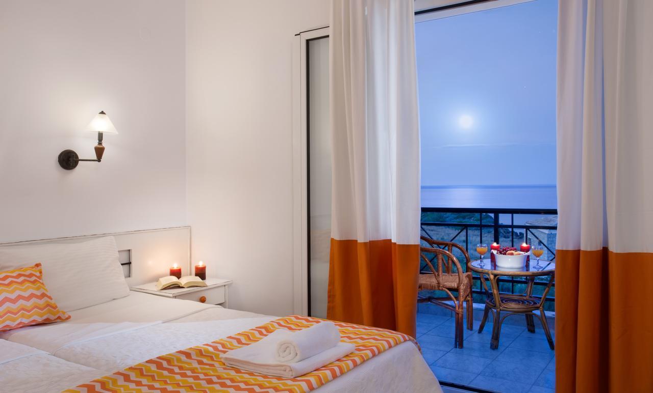 Iris Beach Hotel 모넴바시아 외부 사진