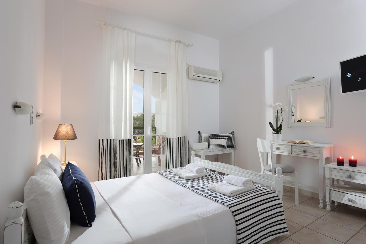 Iris Beach Hotel 모넴바시아 외부 사진