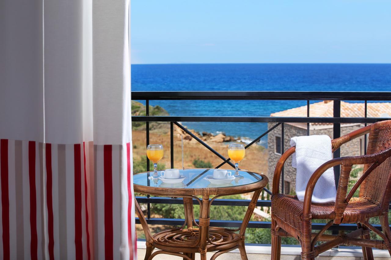 Iris Beach Hotel 모넴바시아 외부 사진