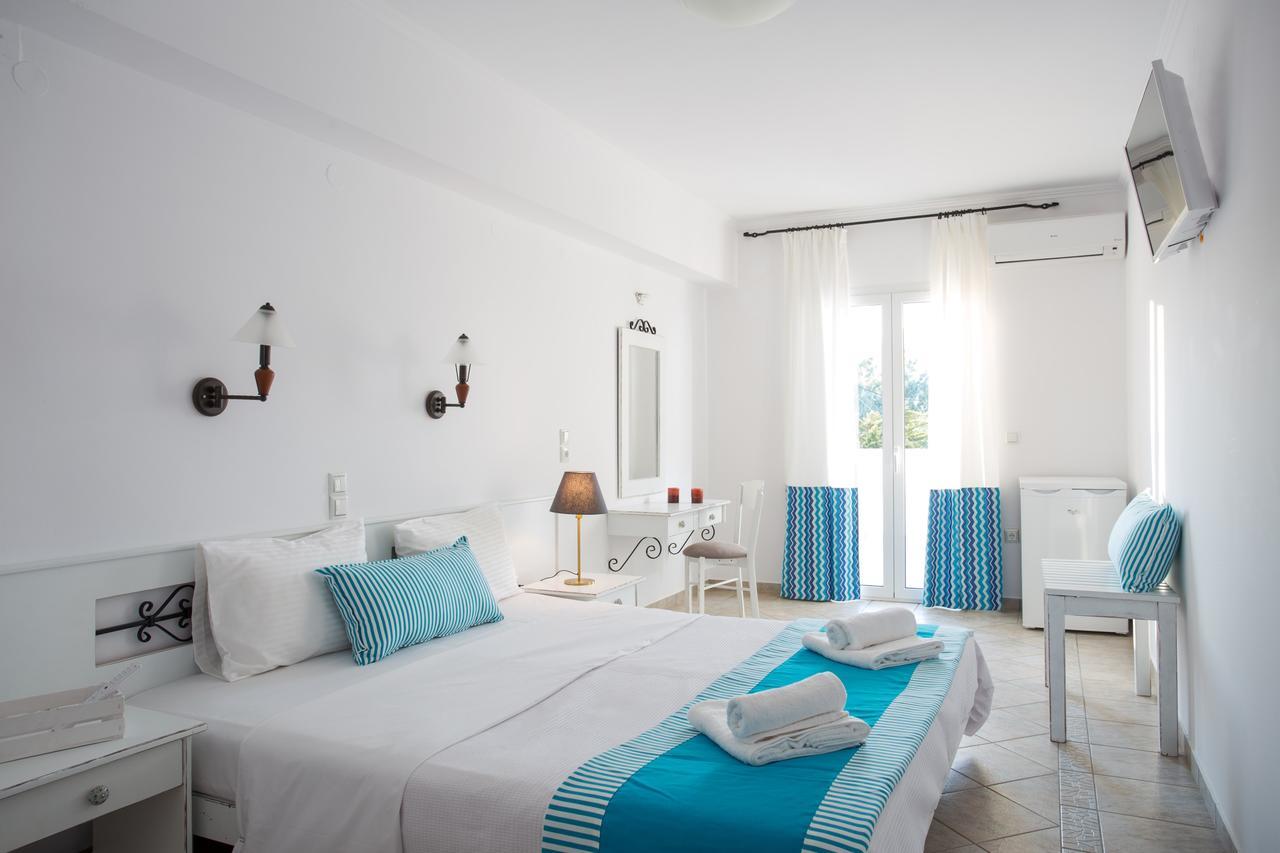 Iris Beach Hotel 모넴바시아 외부 사진